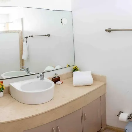 Apartamento Luxury, Beachfront, Unique Location Ph *